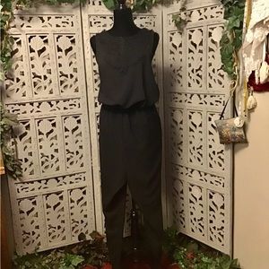 😎HOST PICK😎 XHILARATION BLACK LIGHTWEIGHT SLEEVELESS STRETCHY JUMPSUIT ROMPER